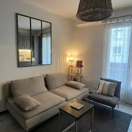 Appartement F2 Climatise Centre St Raphael Plages 900 M Et Gare Saint-Raphaël